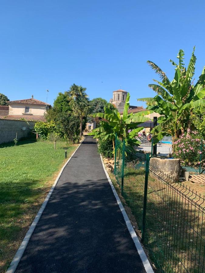 Bois Jardin D'Arcy - Chambres D'Hotes Avec Piscine Et Spa מראה חיצוני תמונה