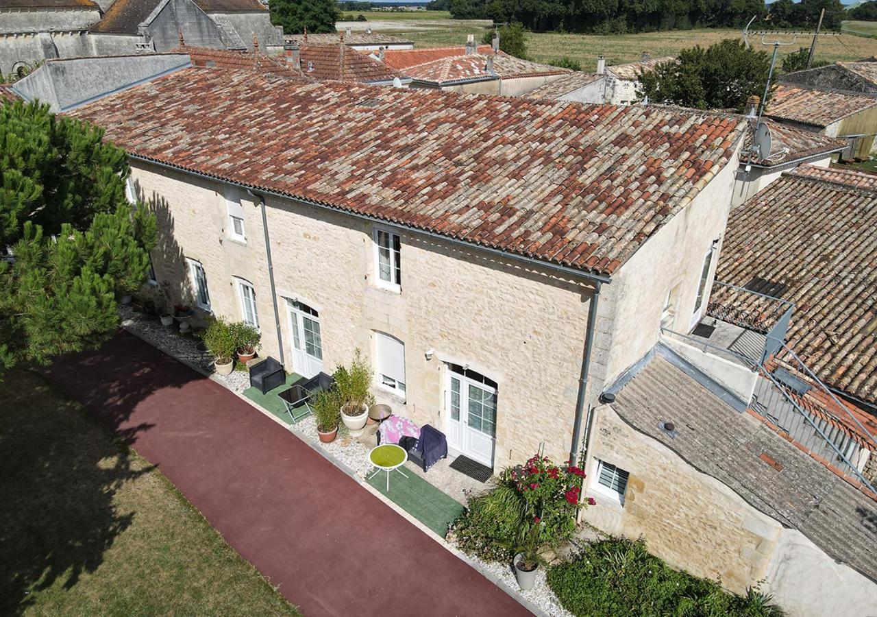 Bois Jardin D'Arcy - Chambres D'Hotes Avec Piscine Et Spa מראה חיצוני תמונה